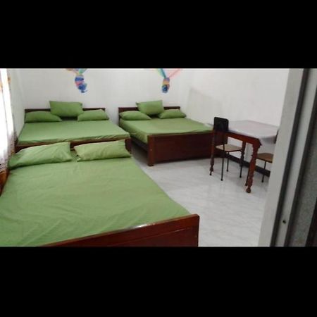 Dinesh Guest House 카타라가마 외부 사진