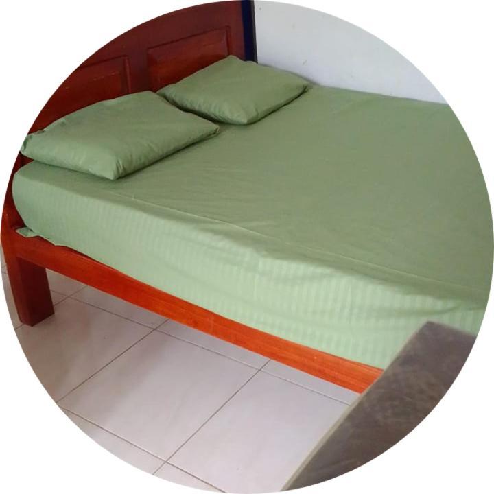 Dinesh Guest House 카타라가마 외부 사진